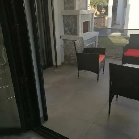 Luxus Mit Hamam, Pool Und Sauna Villa *
